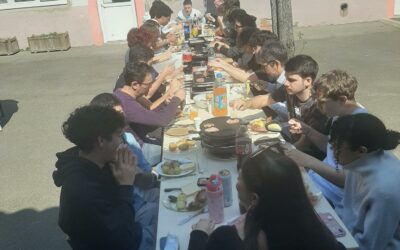 🧀 Une raclette party conviviale au lycée