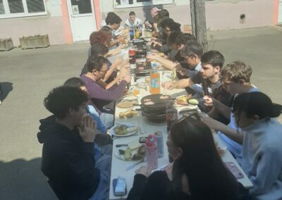 🧀 Une raclette party conviviale au lycée